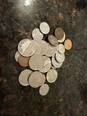Foreign COIN ENTHUSIASTS! Assorted foreign coins.